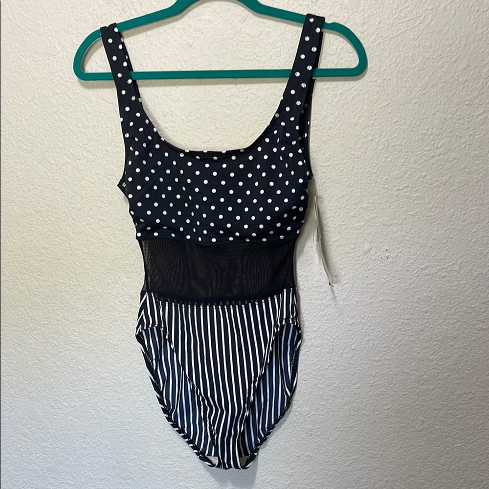 Anne Cole Collection Black And White One Piece Swimsuit. NWT. Size 12.